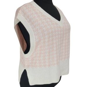 H&M V-Neck Sweater Vest in Pink and White